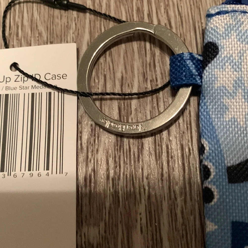 LMT: Vera Bradley Zip ID Case Blue Star Medallion